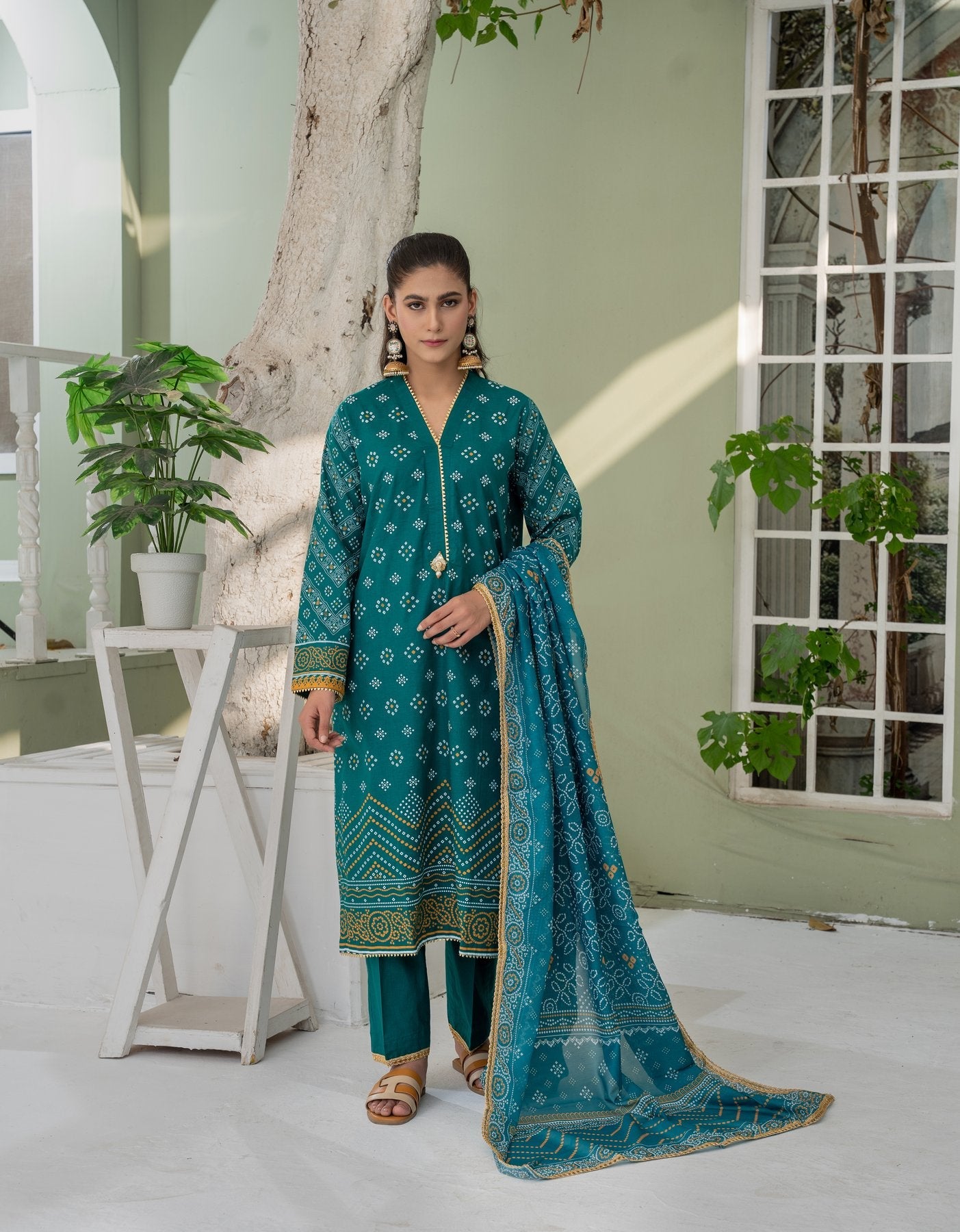 0000603-Zoya stitched Rangoli lawn suit